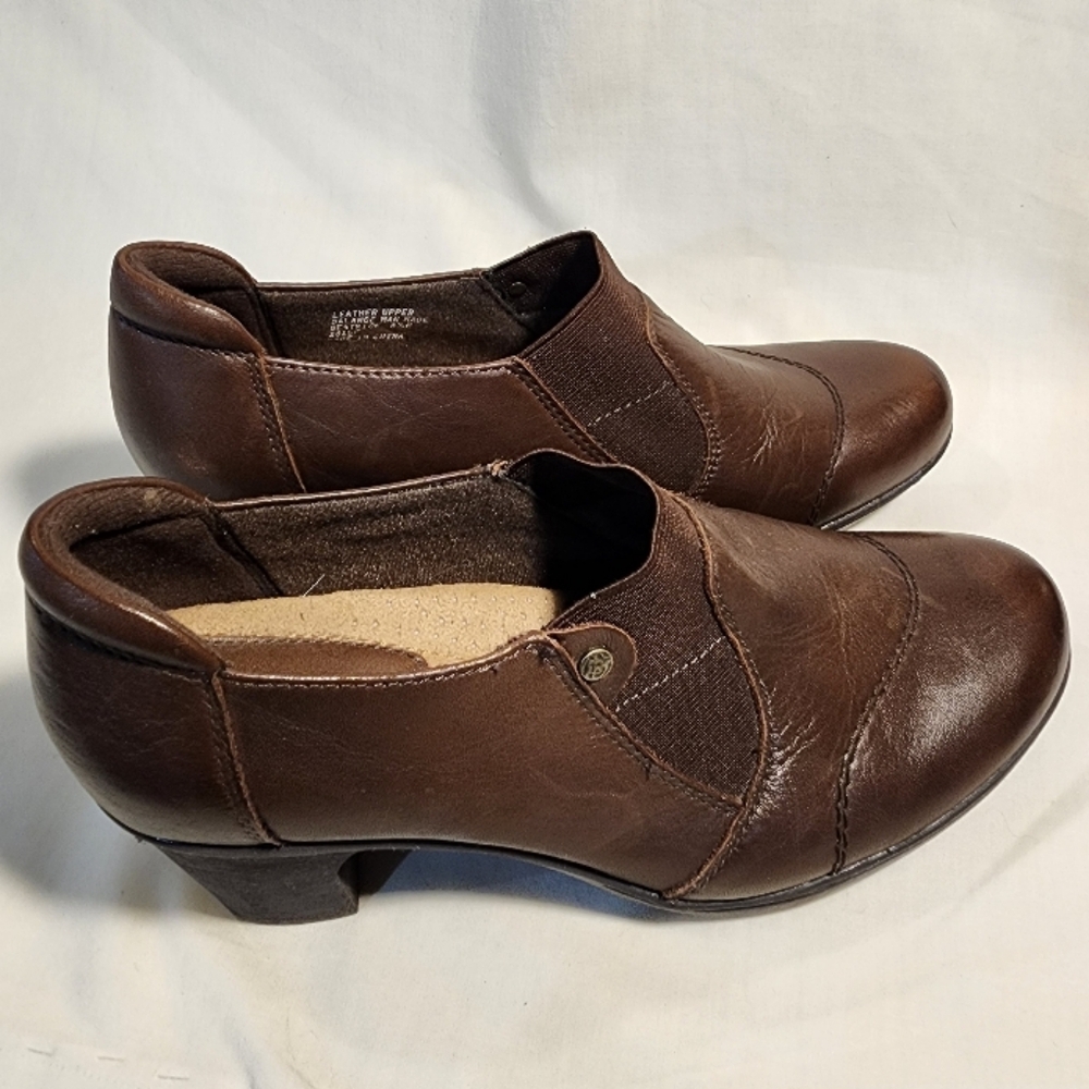 Earth Origins Brown Women's slip-on dress shoes, Size 8.5